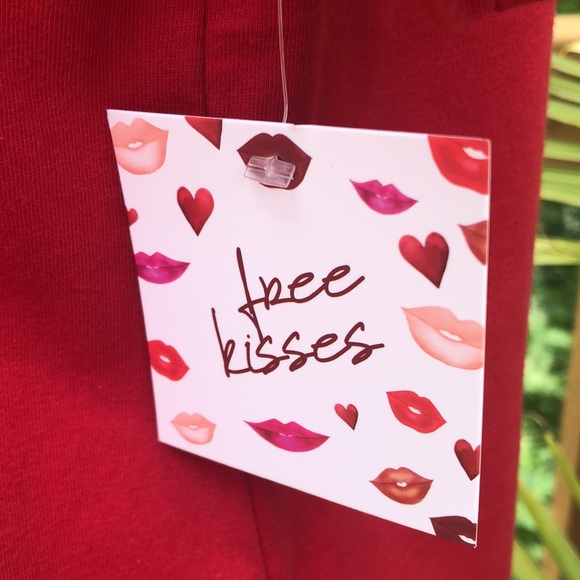Free kisses LA T-shirt Red & Gold Size Lg. - Picture 5 of 7